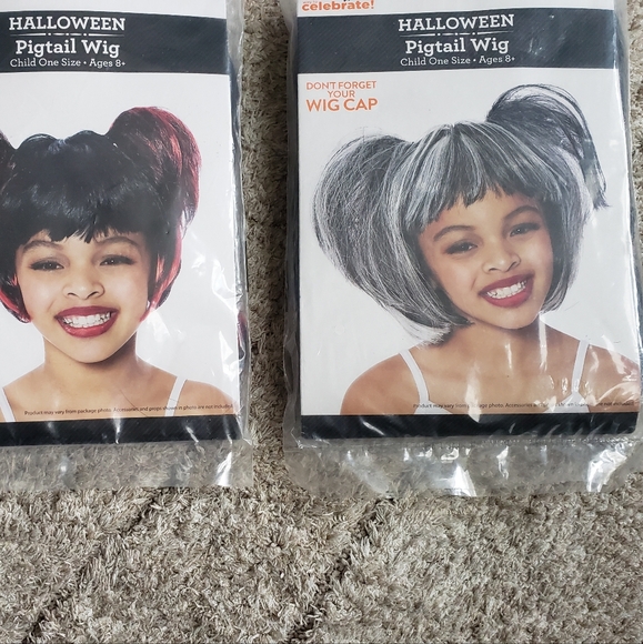 Girls Halloween Pirate Kit, Wig & Pearlescent Makeup Sticks - Picture 5 of 6